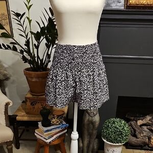 Floral Black and White Women's Shorts